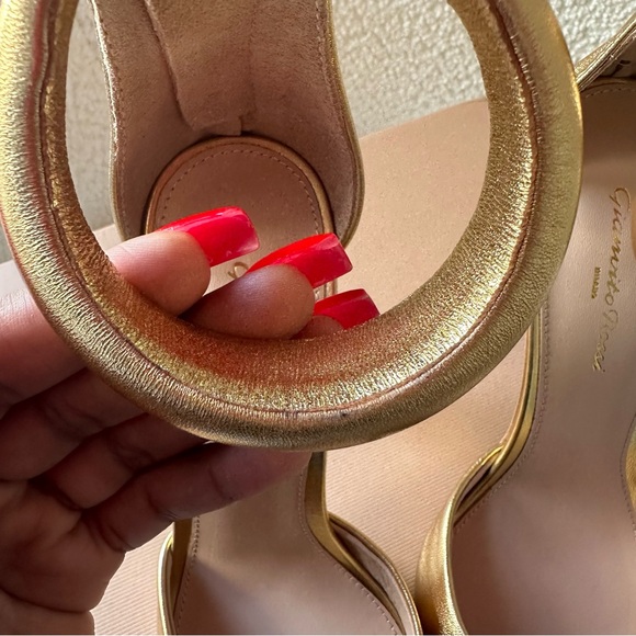 GIANVITO ROSSI Pointed-Toe Ankle-Strap Pumps - Picture 10 of 15